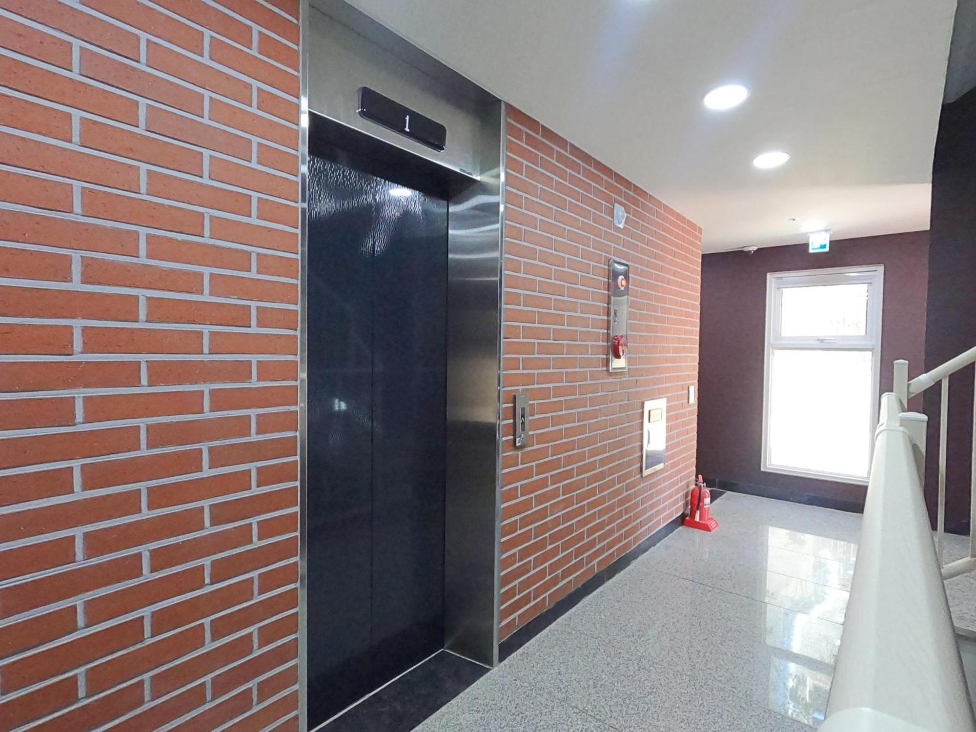 Sokcho Station Hostel Экстерьер фото